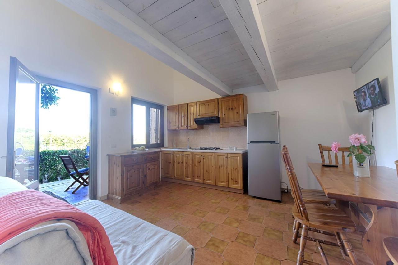 Residence Oasi E Oasi Blu 圣特奥多罗 外观 照片